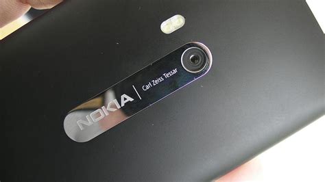 Z­e­i­s­s­ ­l­e­n­s­l­e­r­i­n­i­ ­k­u­l­l­a­n­a­n­ ­ç­i­f­t­ ­k­a­m­e­r­a­l­ı­ ­N­o­k­i­a­ ­g­e­l­i­y­o­r­!­